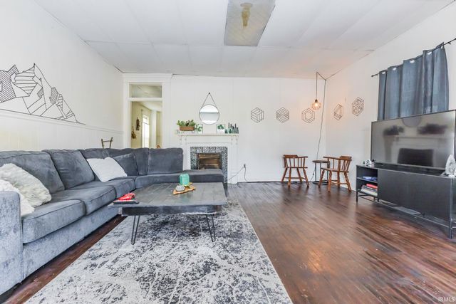 411 - 413 W Adams Street, Muncie, IN 47305