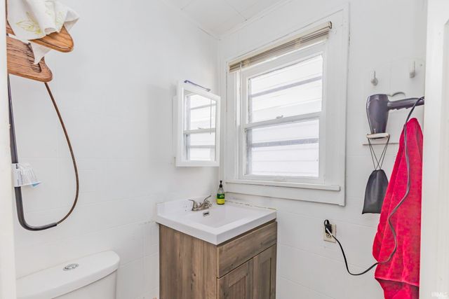 411 - 413 W Adams Street, Muncie, IN 47305