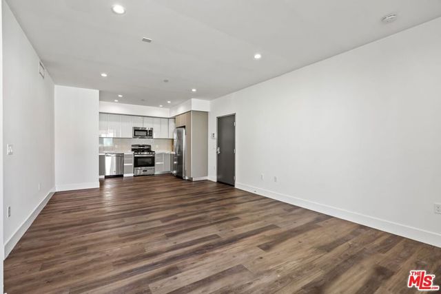 850 Wilcox 106, Los Angeles, CA 90036