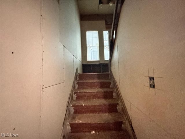 1888 Beersford Road, East Cleveland, OH 44112