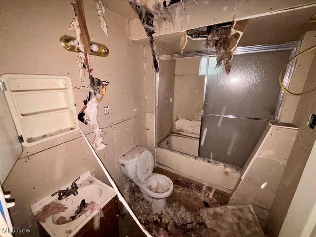 1888 Beersford Road, East Cleveland, OH 44112