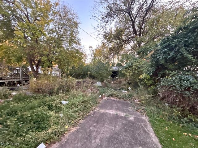 1888 Beersford Road, East Cleveland, OH 44112