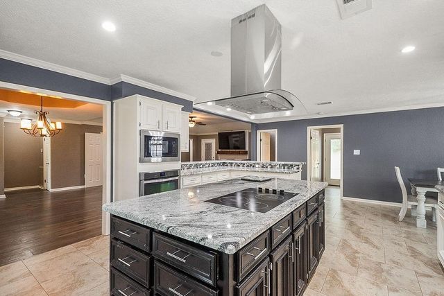 3838 Hansen Drive, Dickinson, TX 77539
