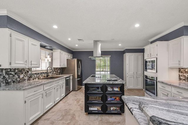 3838 Hansen Drive, Dickinson, TX 77539