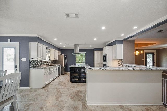 3838 Hansen Drive, Dickinson, TX 77539