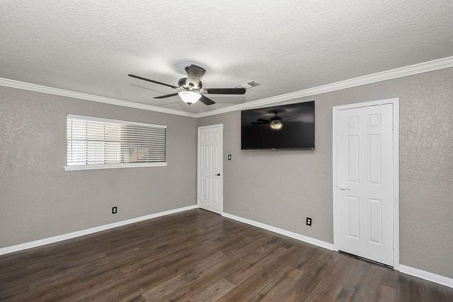 3838 Hansen Drive, Dickinson, TX 77539