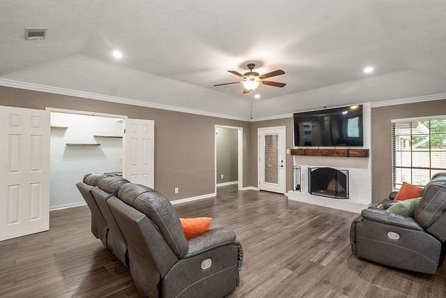 3838 Hansen Drive, Dickinson, TX 77539