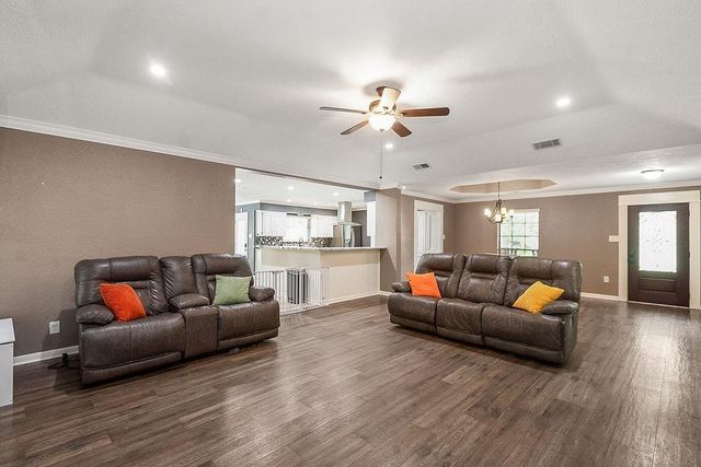 3838 Hansen Drive, Dickinson, TX 77539