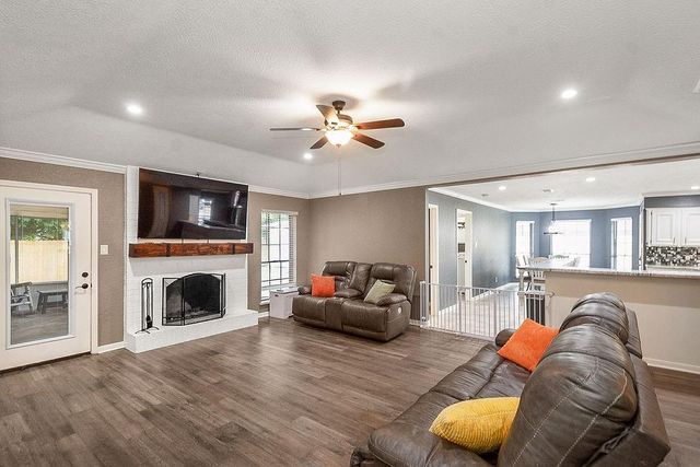 3838 Hansen Drive, Dickinson, TX 77539
