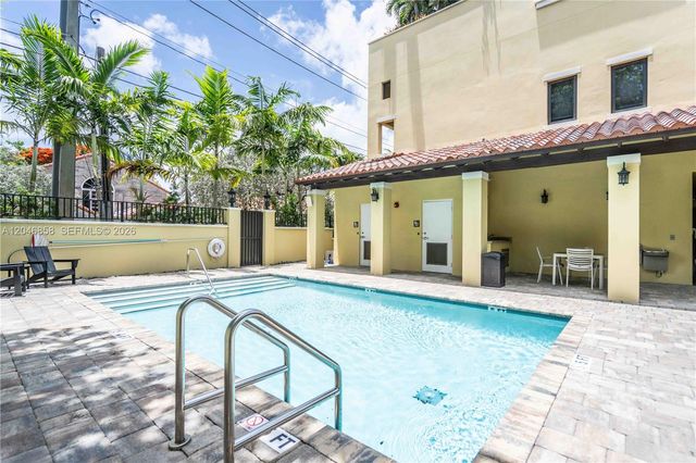 1091 Galiano St 404, Coral Gables, FL 33134