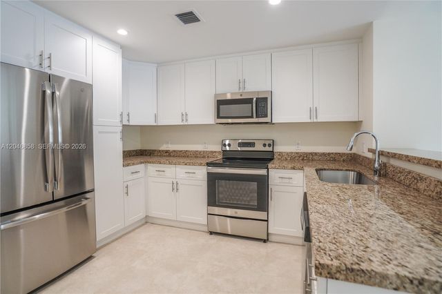 1091 Galiano St 404, Coral Gables, FL 33134