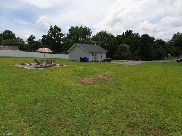 110 Vestal Avenue, Jonesville, NC 28642