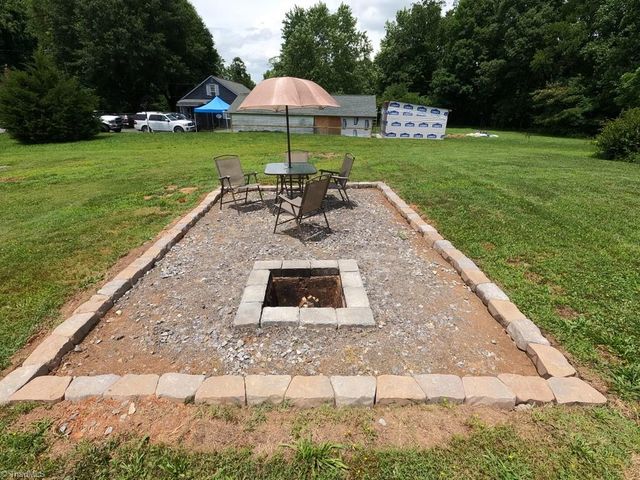 110 Vestal Avenue, Jonesville, NC 28642
