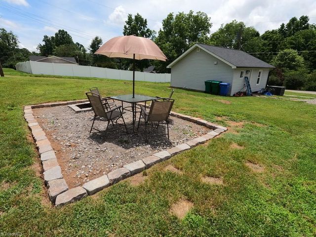 110 Vestal Avenue, Jonesville, NC 28642