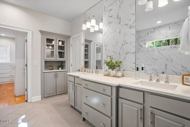 902 Ravendale Place, Cary, NC 27513