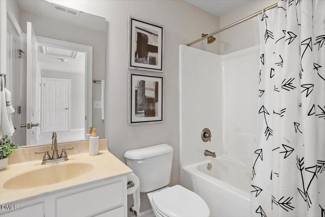 902 Ravendale Place, Cary, NC 27513