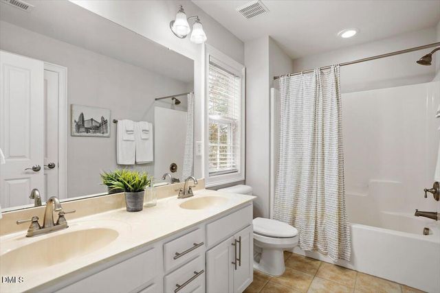 902 Ravendale Place, Cary, NC 27513