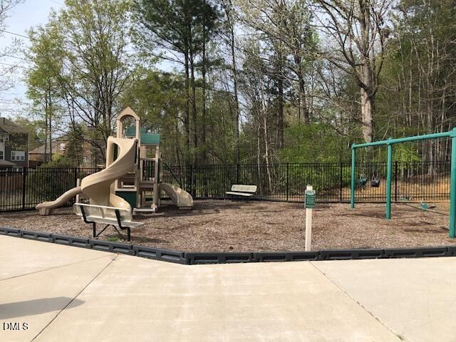 902 Ravendale Place, Cary, NC 27513