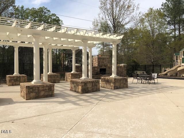 902 Ravendale Place, Cary, NC 27513