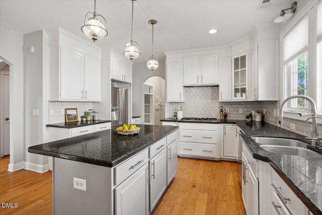 902 Ravendale Place, Cary, NC 27513