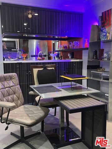 950 N Kings Road 268, West Hollywood, CA 90069