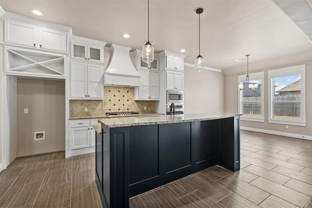 1113 Lindsey Lane, Moore, OK 73160