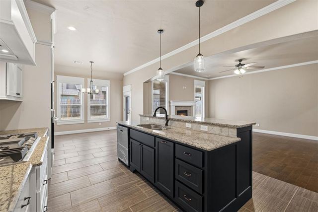 1113 Lindsey Lane, Moore, OK 73160