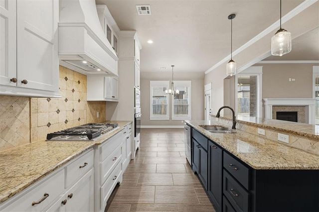 1113 Lindsey Lane, Moore, OK 73160