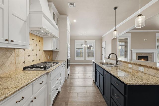 1113 Lindsey Lane, Moore, OK 73160