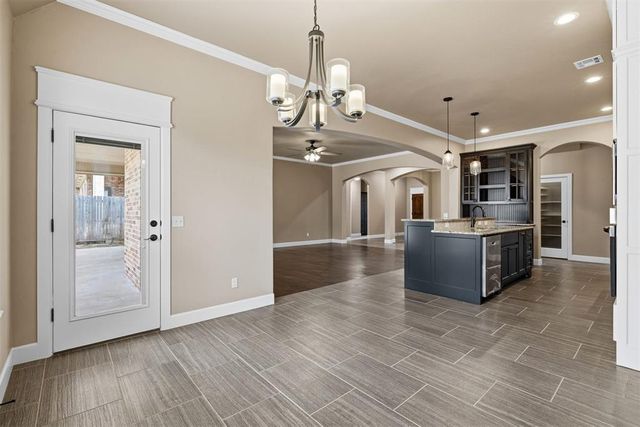 1113 Lindsey Lane, Moore, OK 73160