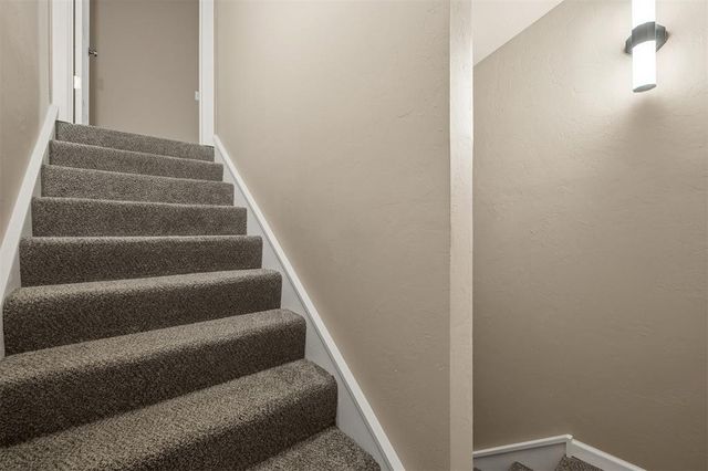 1113 Lindsey Lane, Moore, OK 73160