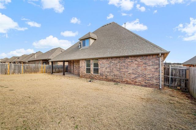1113 Lindsey Lane, Moore, OK 73160