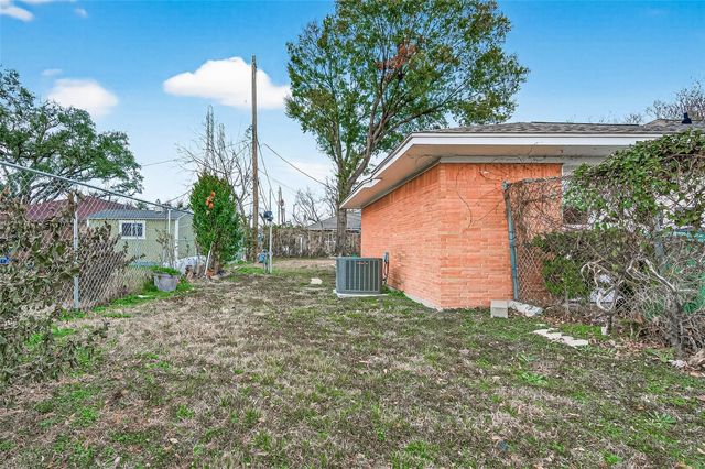 3003 Topham, Houston, TX 77018