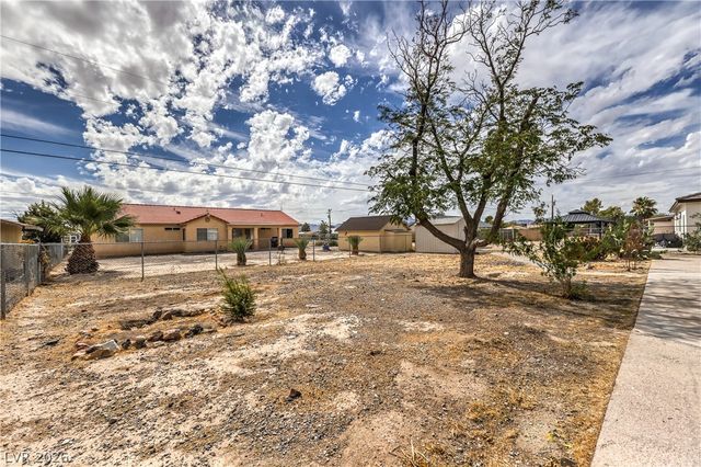 881 Lone Pine Road, Pahrump, NV 89048