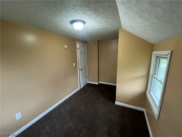 1270 Welsh Avenue, Akron, OH 44314