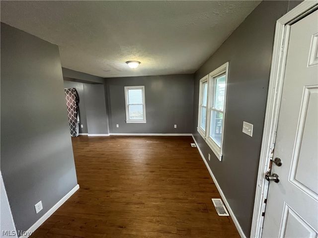 1270 Welsh Avenue, Akron, OH 44314