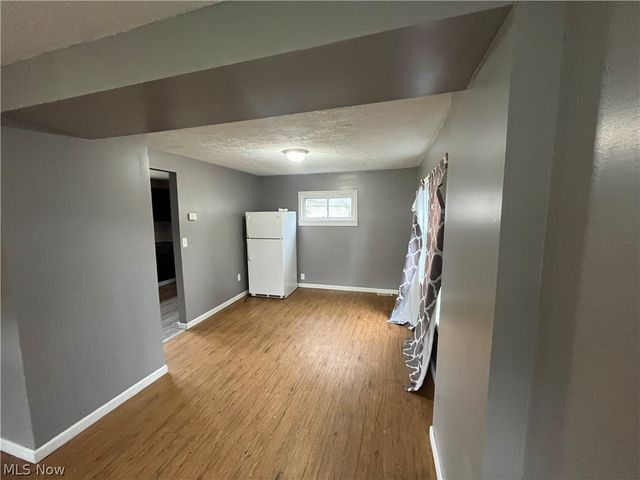 1270 Welsh Avenue, Akron, OH 44314