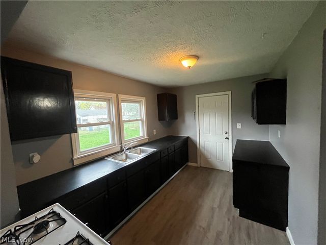 1270 Welsh Avenue, Akron, OH 44314