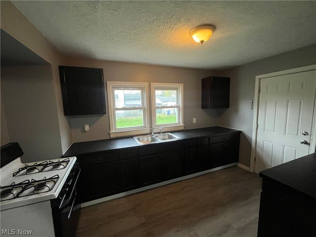 1270 Welsh Avenue, Akron, OH 44314