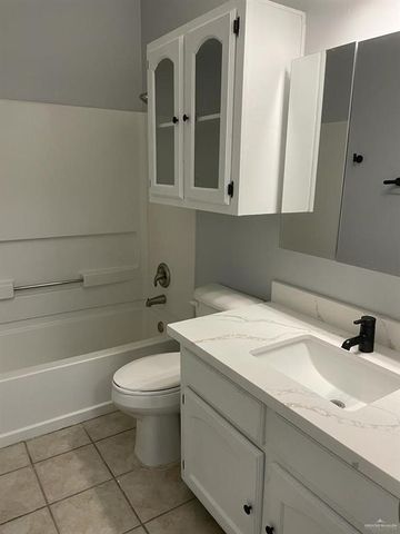 1530 W Hall Acres Road 12B, Pharr, TX 78577