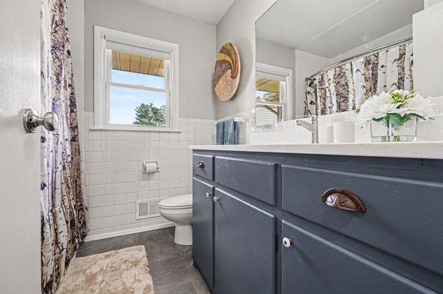 1328 Applecroft Avenue, Portage City, MI 49002