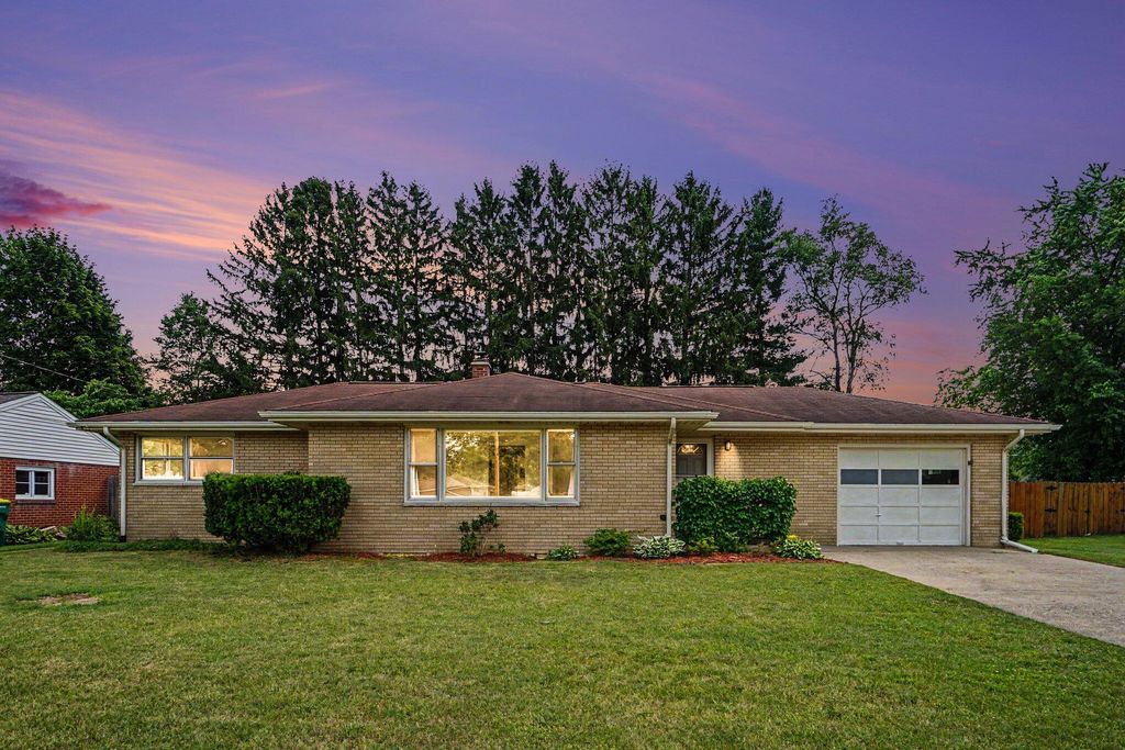 1328 Applecroft Avenue, Portage City, MI 49002