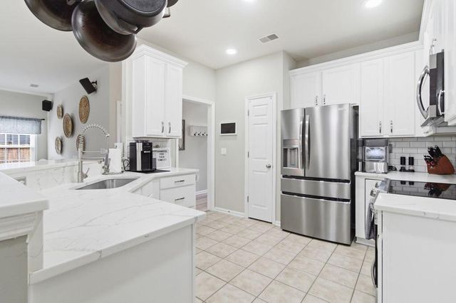 7344 Kestrel Trail, Hanahan, SC 29410