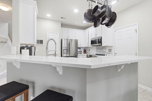 7344 Kestrel Trail, Hanahan, SC 29410