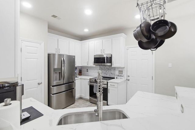 7344 Kestrel Trail, Hanahan, SC 29410