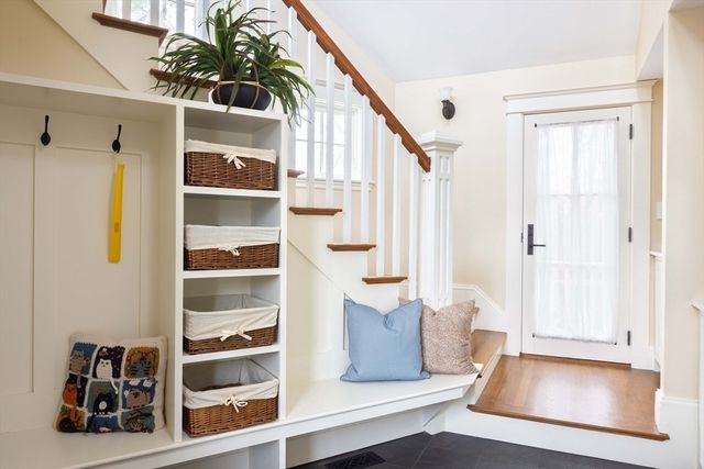 34 Pilgrim Rd, Newton, MA 02468