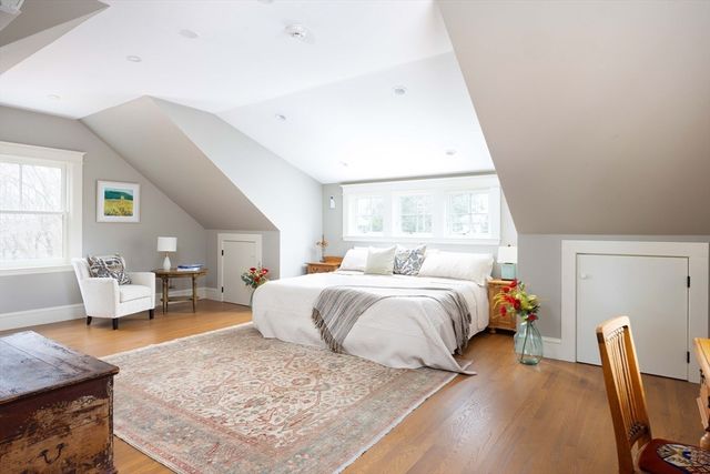 34 Pilgrim Rd, Newton, MA 02468