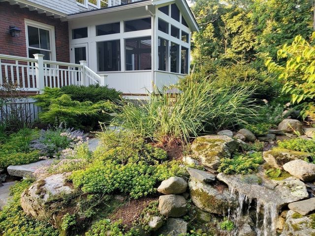 34 Pilgrim Rd, Newton, MA 02468