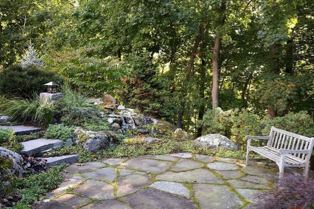 34 Pilgrim Rd, Newton, MA 02468