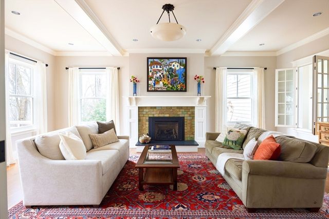 34 Pilgrim Rd, Newton, MA 02468